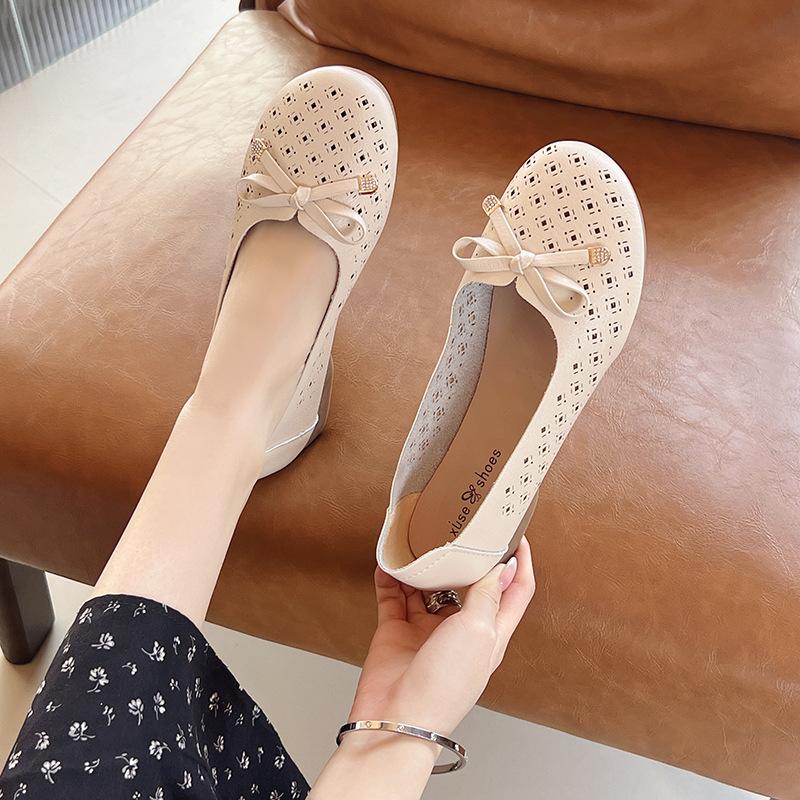 Soft sole soft surface shallow mouth hollow fashion flat-soled single shoes 2025 new comfortable one-pedal single shoes