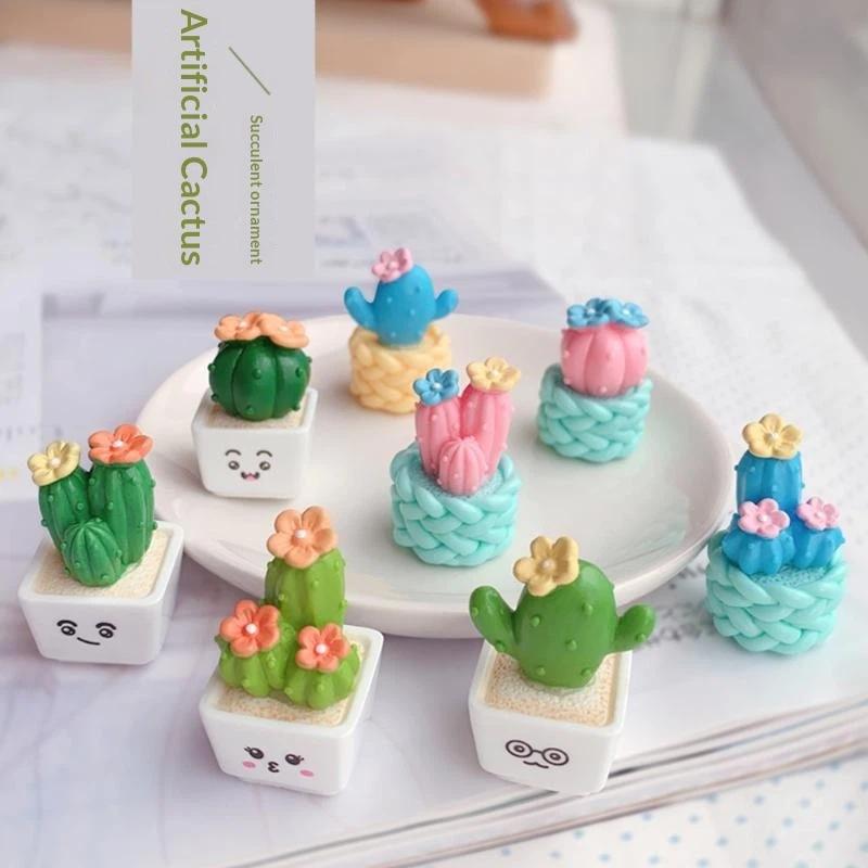 4Pcs Mini Resin Cactus Figurines Lightweight Portable Artificial Plant Ornaments for Travel Desk Decor
