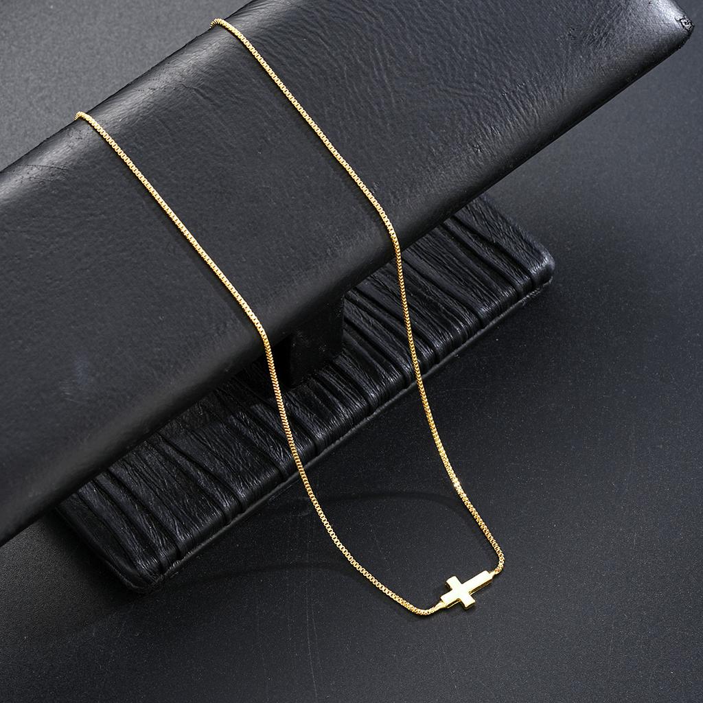 A Strip of Exquisite Fashion Stainless Steel Cross Necklace Suitable for Women's Clavicle Chain Jewerly Accessory Daily Wear
