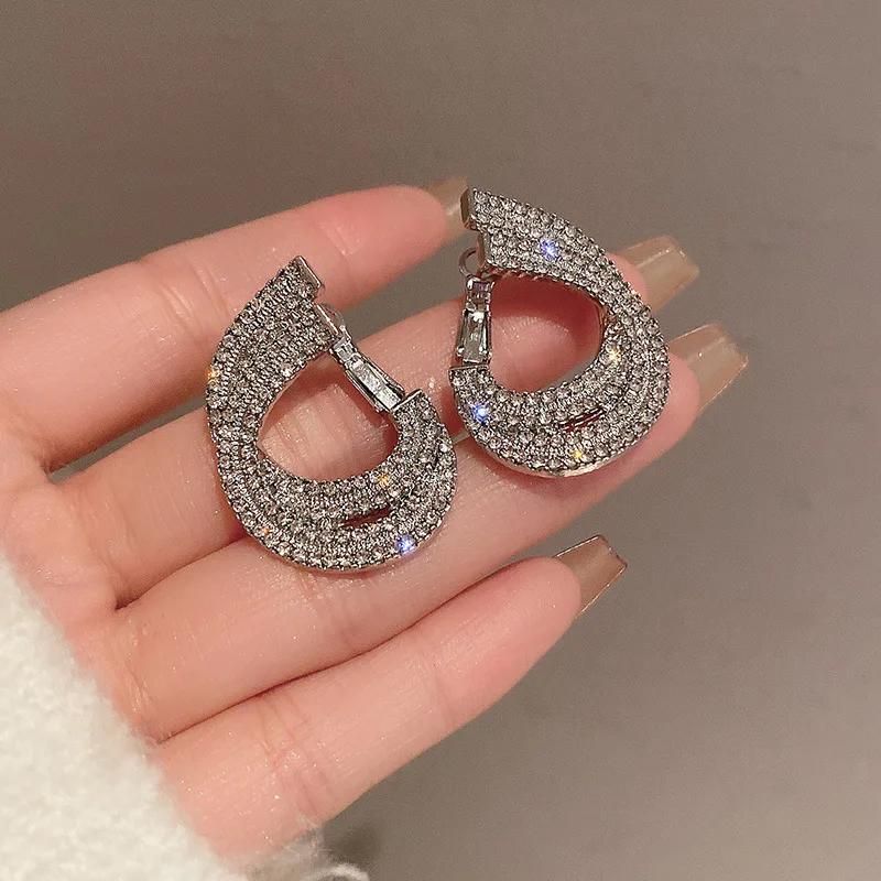 

Уникальные двухслойные серьги в форме буквы C для женщин, новые модные индивидуальные крутые вечерние аксессуары для девочек, необычные ювелирные изделия