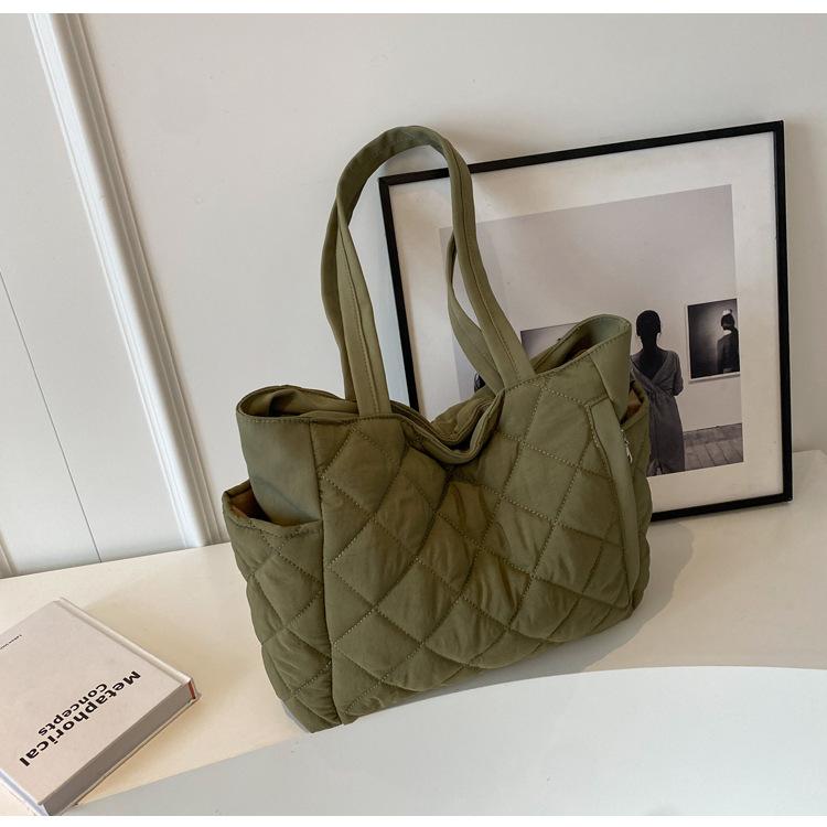 Tote bag new large-capacity autumn and winter versatile diamond casual and lightweight shoulder handbag