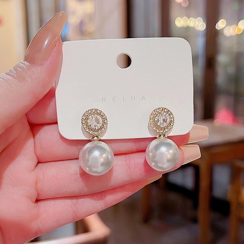 Orecchini a Bottone in Argento 925 con Zircone e Perla a Fiocco - Design Coreano Retro di Alta Gamma