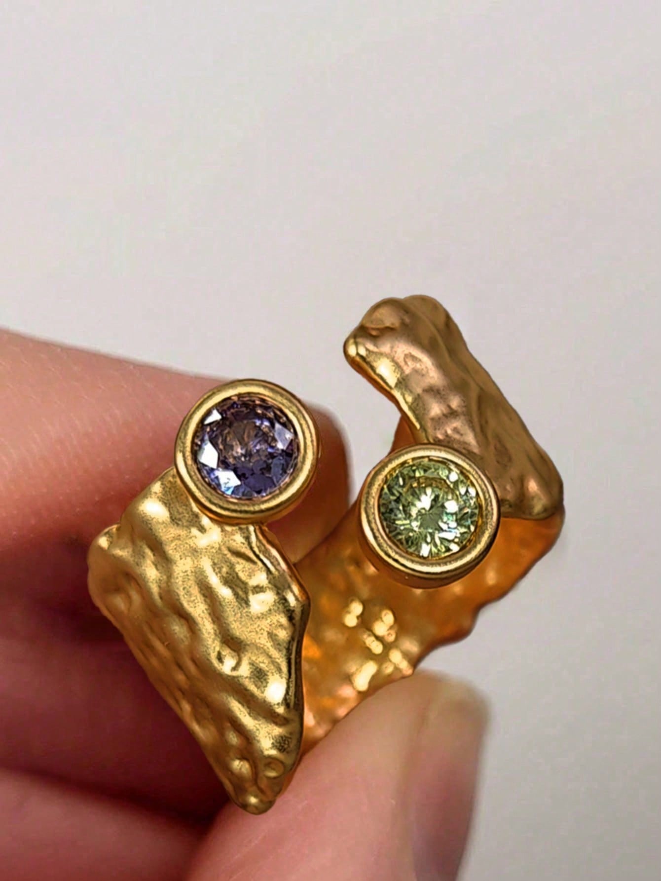 

Модные кольца для женских украшений золотой