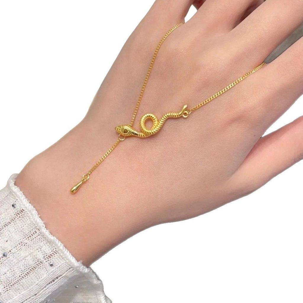 New Spirit Snake Coiled Necklace Female Explosive Fashion Light Luxury Design Personalized Versatile Neck Chain