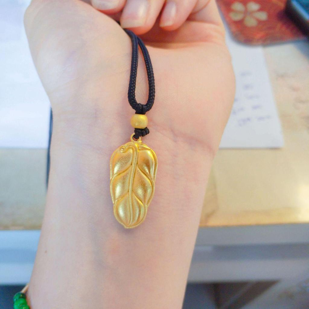 Colar com Pingente de Folha Grande Dourado Areia Vietnamita - Joia de Folha Banhada a Ouro em Latão, Estilo Popular