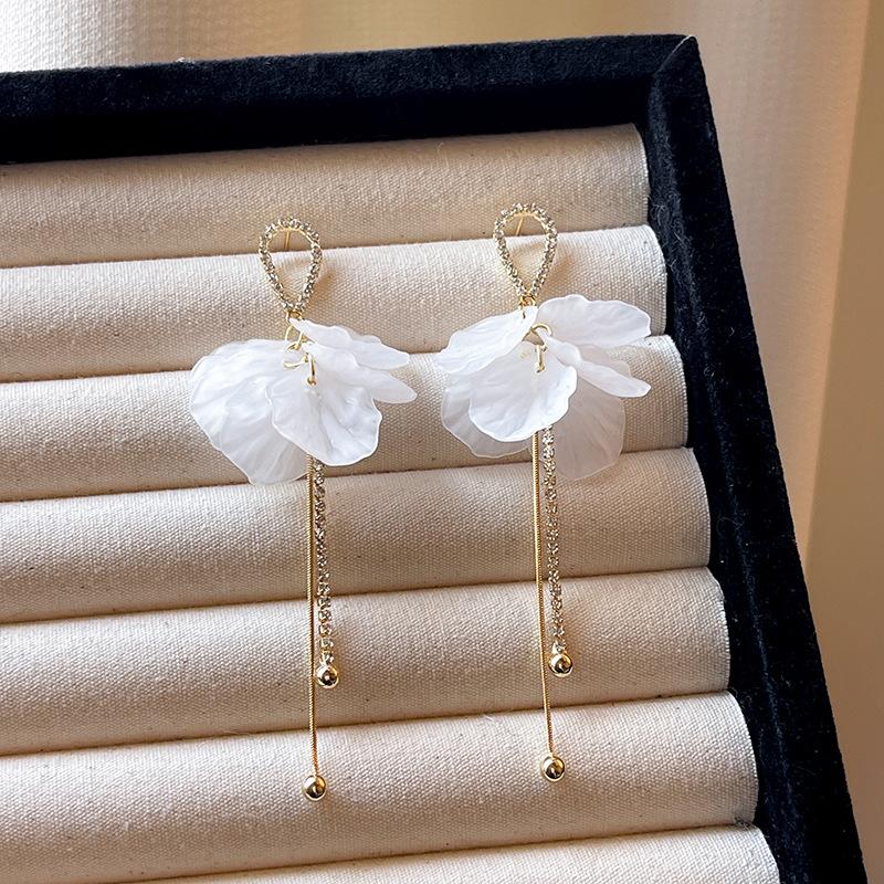 

Серьги-кисточки с лепестками, корейская версия, литературные и художественные, маленькие свежие серьги, сладкий темперамент, простые универсальные серьги, женские