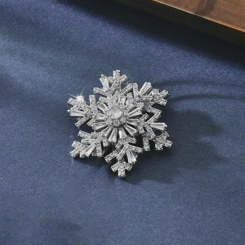 2024 Luxury Rotating Snowflake Brooch: Trendy & Versatile Accessory for Suits