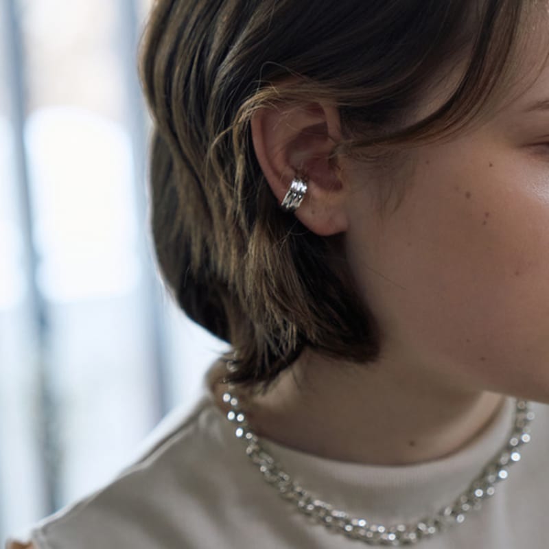 ma.mo ribbed ear cuff