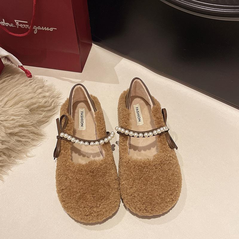 Mao Mao Shoes Women's Winter New Wear Flat-bottomed Pearl Decoration 2025 Korean Version Doudou Shoes One-pedal Fairy Ladyshoes