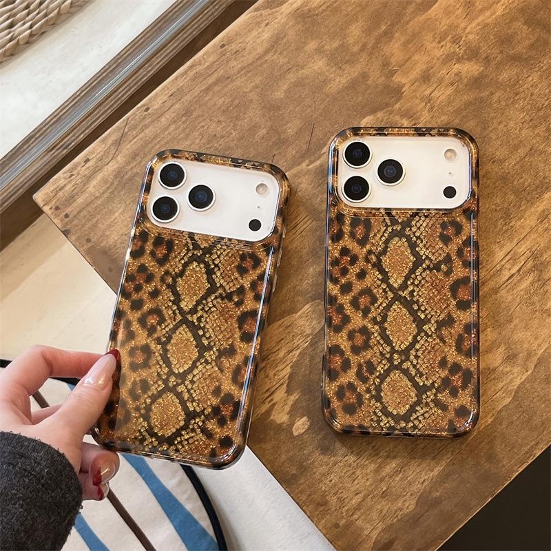 Luxurious European & American Snake Skin Case for iPhone 14/15P, 16 Pro Max, 17