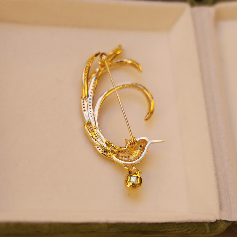 Ethnic Style Bird Brooch: Copper Gold-Plated with Zircon and Pearl