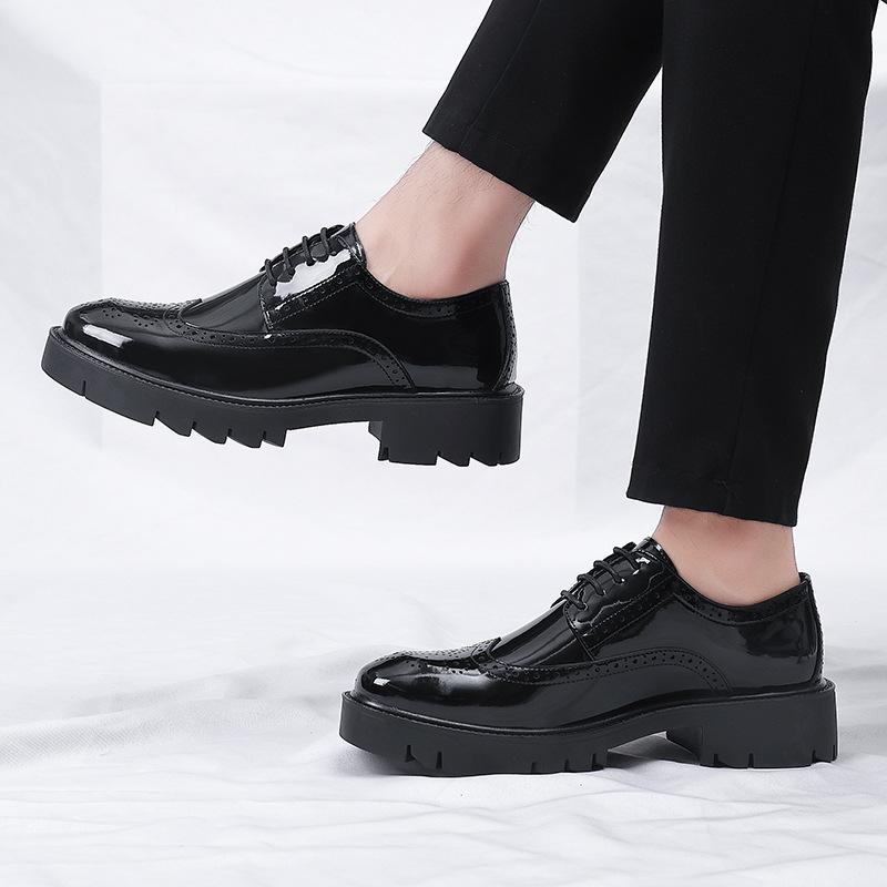 Casual leather shoes men's British engraved Brock leather shoes Korean version trend inner height increase 8CM men's shoes glossy patent leather shoes