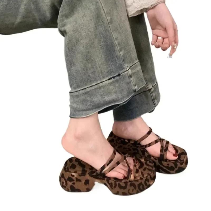 Fashion Mid Heel Slippers Women's Leopard Pattern 2024 Outdoor Summer Fashion Leisure Sexy Modern Platform Round Head Women's Slippers