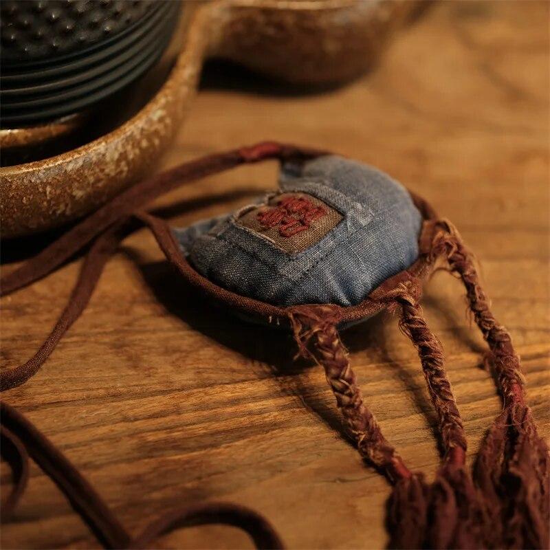 Johnature Čisté plátno z literatury umění ručně znak náhrdelníky peněženky ručně vyšívané náhrdelník