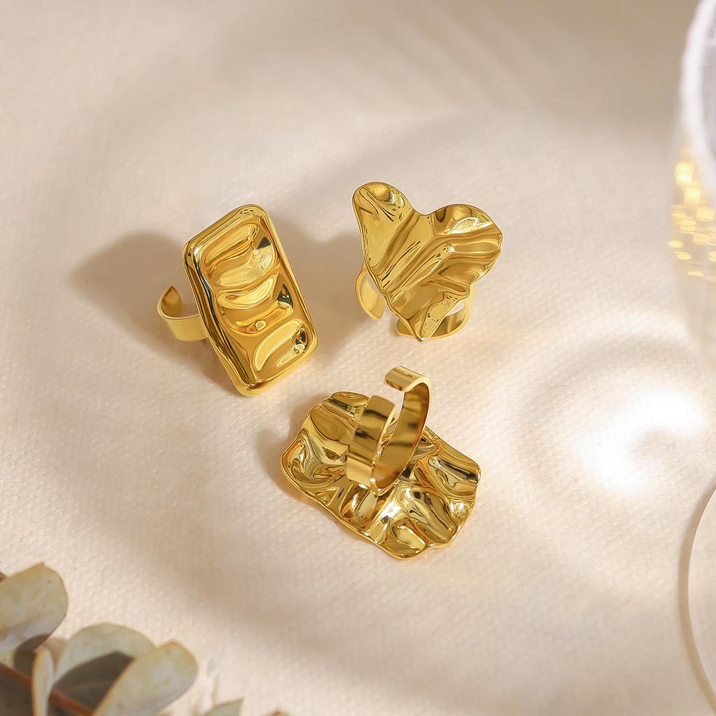 Modische Edelstahlplattierte Ringe Damen Retro Luxus Unregelmäßig Plissierte Titanstahlringe