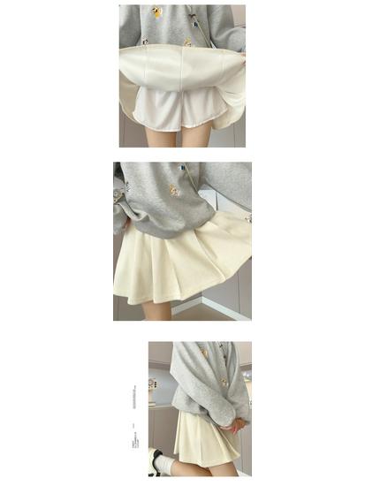 Women's Coffee Pleated A-Line Short Skirt - High-Waist, Slimming, Anti-Exposure Academic Style for Autumn 2025.