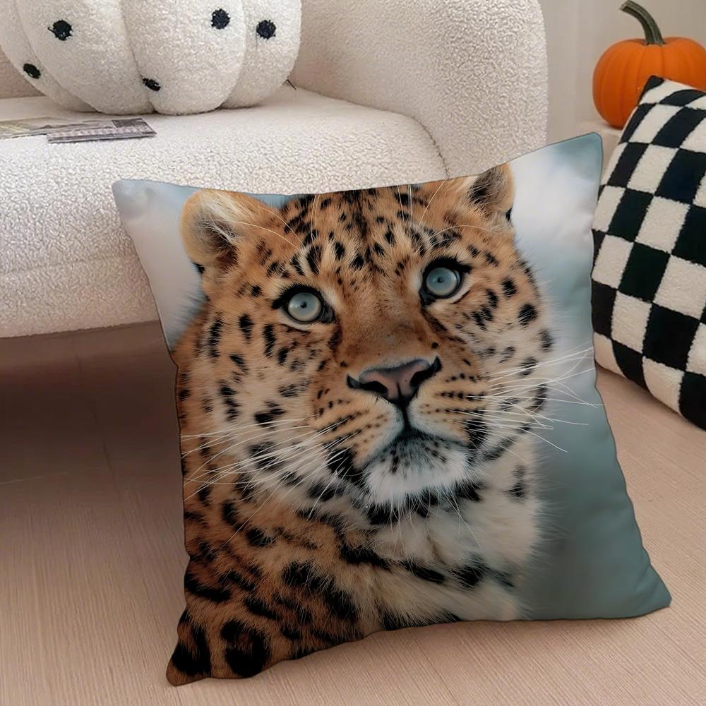 Spotted Majestic Leopards Animals Cushion Cover Throw Pillow Cover Hidden Button Durable Polyester Chair Cushion