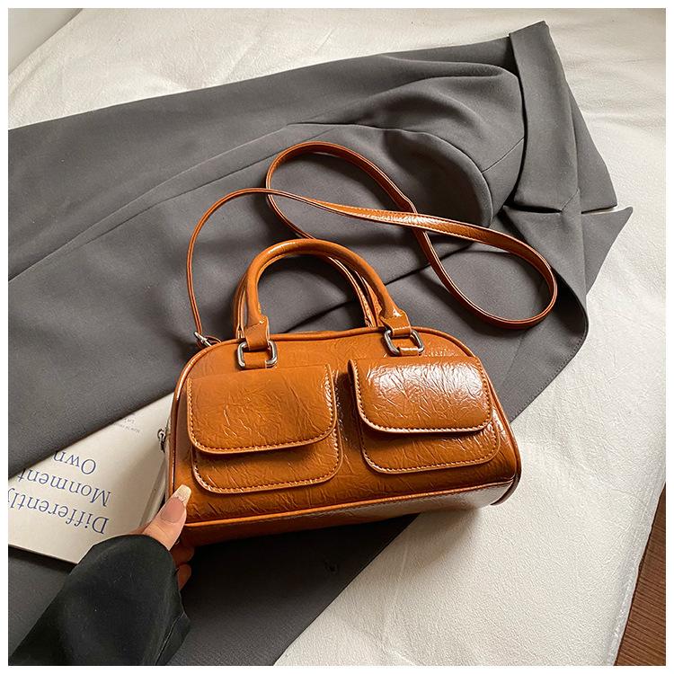 

Retro oil wax leather portable shell bag women s bag 2025 new fashion high-end bowling bag shoulder messenger bag