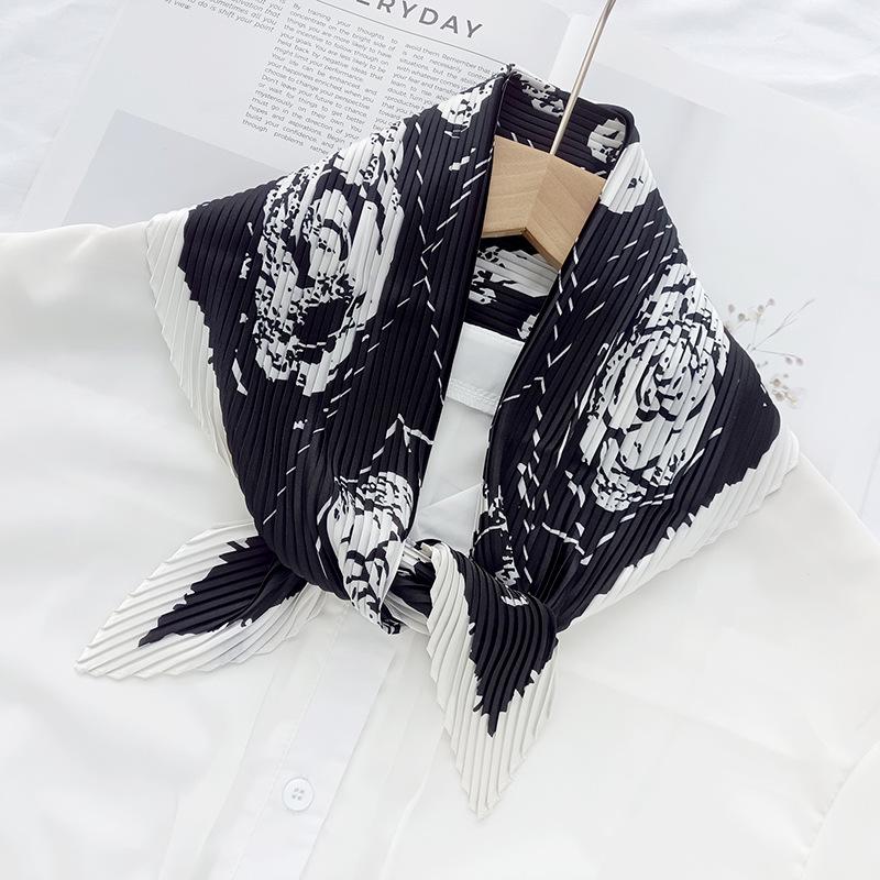 Retro Color Block Crinkled Square Scarf - 70cm Pleated Neckerchief in Imitation Silk for Women