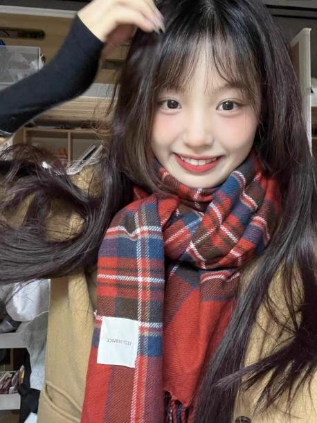 Korean atmosphere Mohair plaid plush scarf women's 1116 autumn and winter warm atmosphere couple scarf