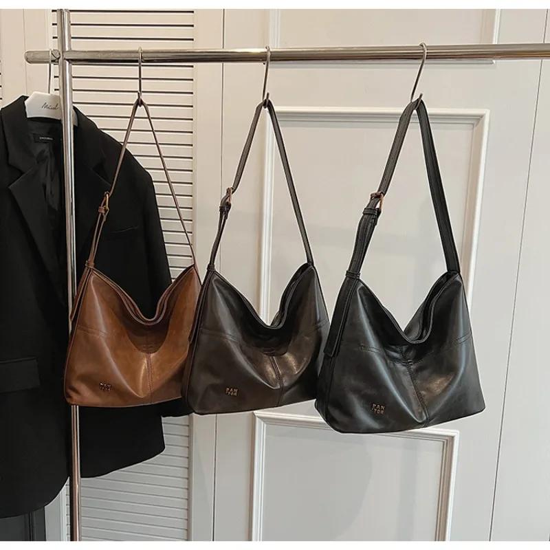 High-quality Solid Plutonium Shoulder Bag with Zipper  Large Capacity  Fashionable  Soft  Versatile  Simple Crossbody Bag