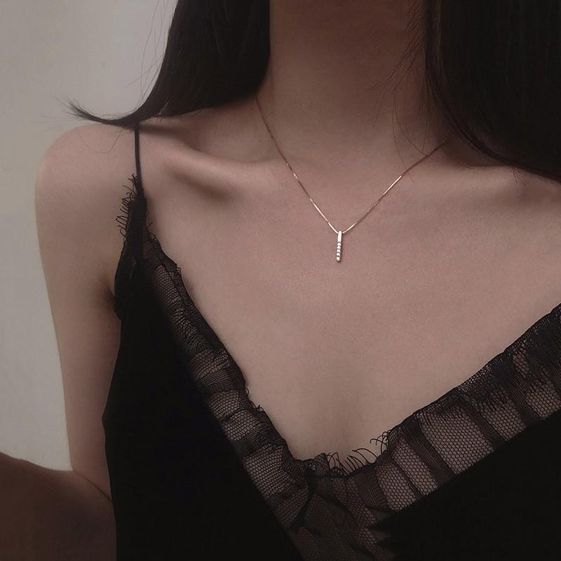 Elegant S925 Sterling Silver Water Drop Necklace - Women's Luxury Niche Design Choker with a Simple, Trendy Style.