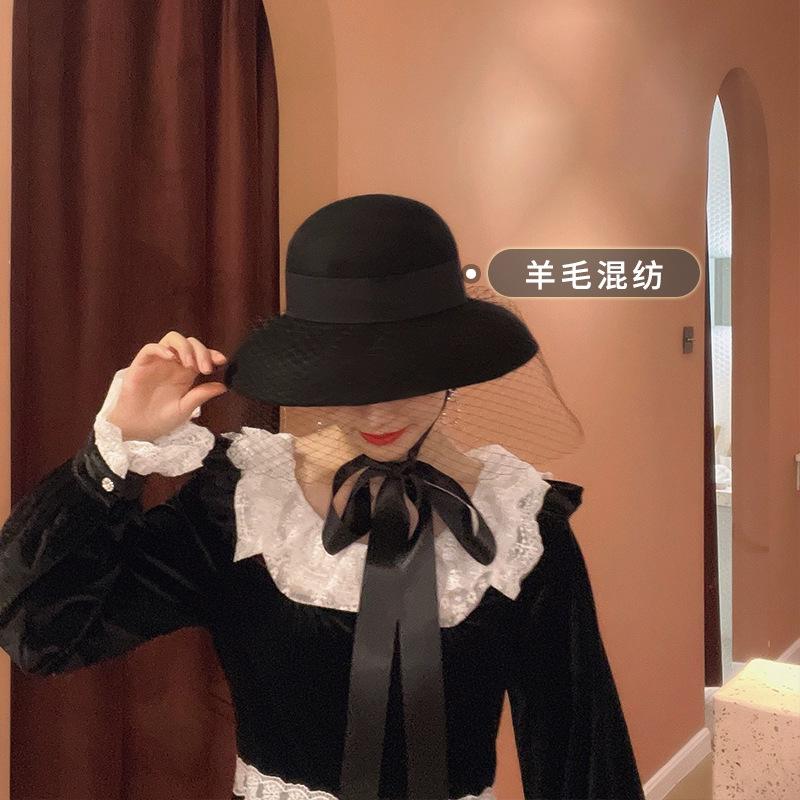 Black Hepburn woolen top hat female autumn and winter elegant celebrity mesh retro temperament photo French jazz hat