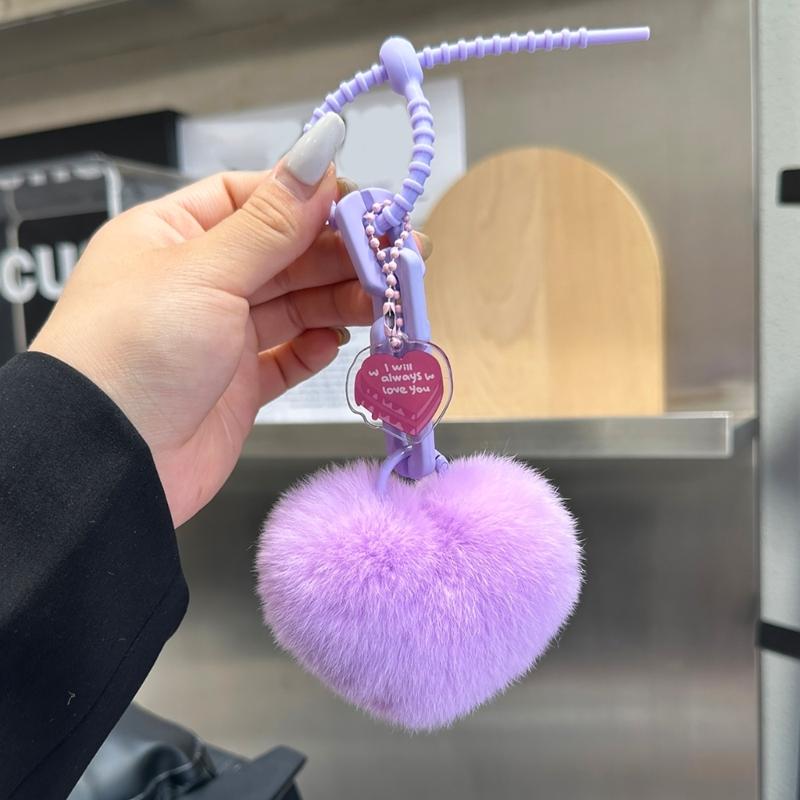Lovely Heart Keychain Simple Car Key Chain Plush Pompoms Hanging Ornaments Keyrings Bag Pendant Keychain Accessories
