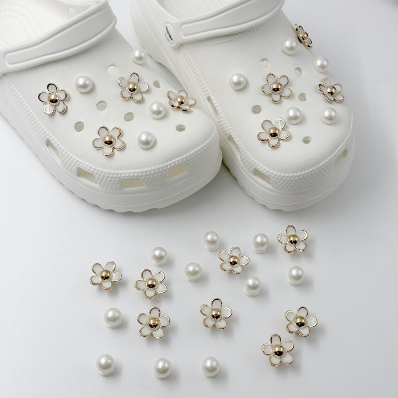 

Набор модных шармов для обуви, 16 шт., аксессуары, пряжка для обуви с отверстиями, летние милые жемчужины, ромашки, 3D украшения для обуви 1Set