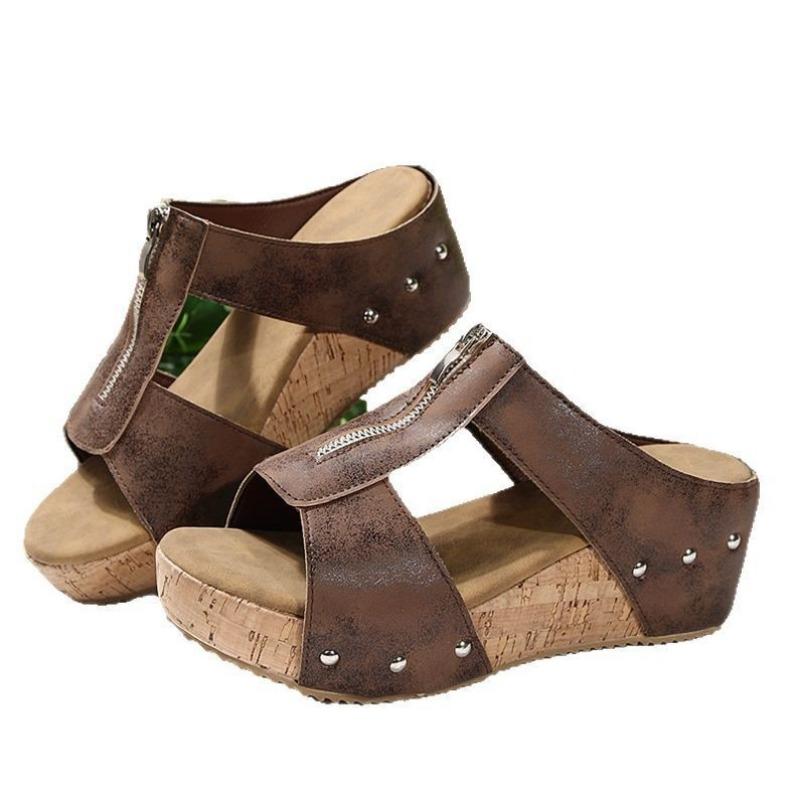 Summer new thick bottom slope heel fish mouth front zipper large size women's rivets open toe slippers women