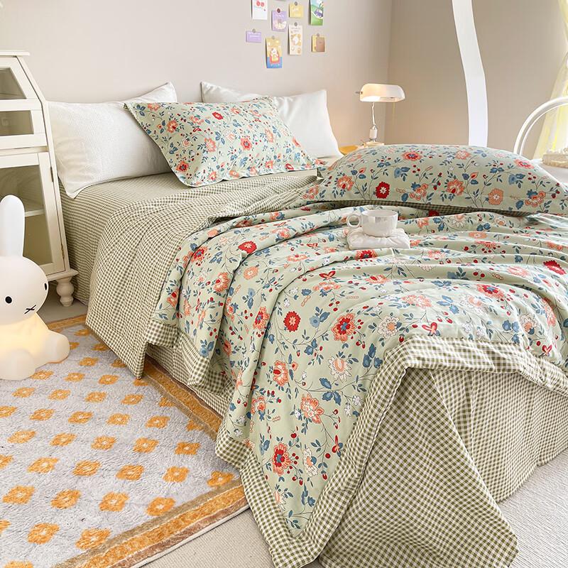 

Printed Summer Quilt