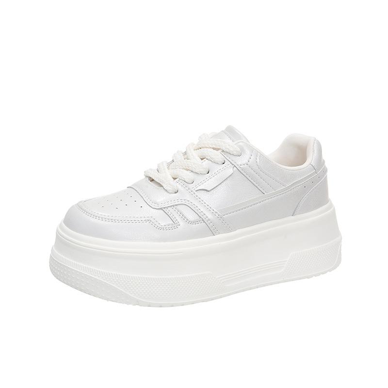 Fashion thick-soled little white shoes for women's 2025 new small people to increase their height and show their feet, small sports and leisure