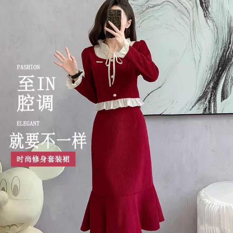 With a coat, retro Xiaoxiangfeng top, skirt design is chic, celebrity inner wear, waist and thin suit