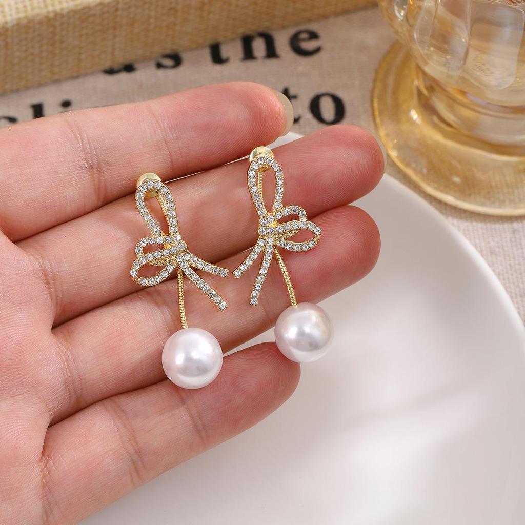 Detachable Diamond-Inlaid Bow Earrings with Pearls in Korean Style