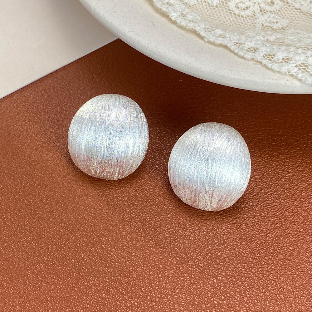 Unique Brushed Metal Oval Stud Earrings - Fashionable, Simple Design with Personality
