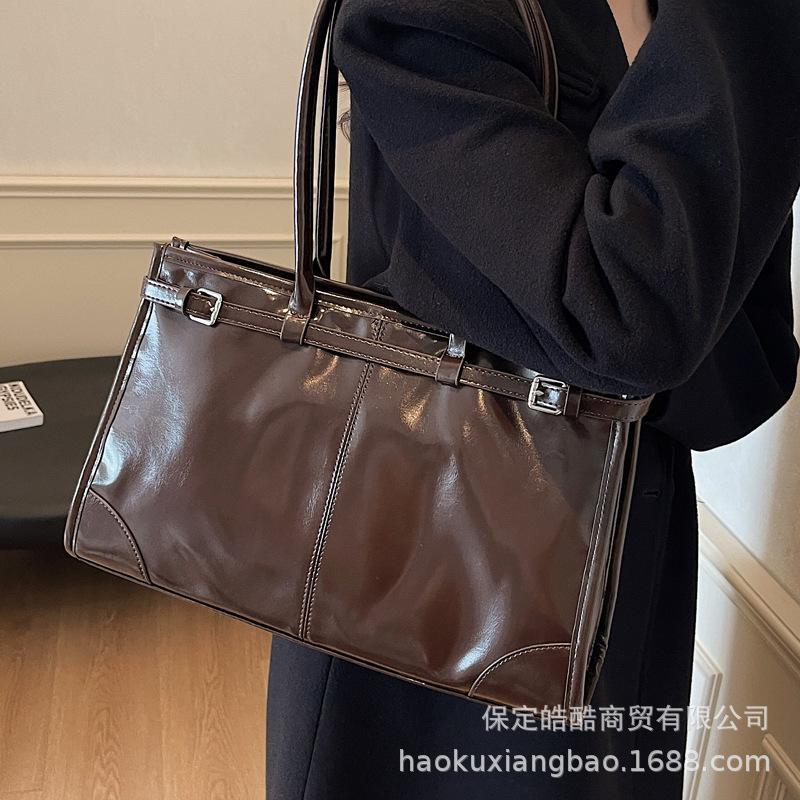 Handbag bag 2025 autumn and winter new light luxury niche high-end underarm bag tote bag single shoulder messenger commuter bag