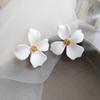 New Fashion White Flower Earrings for Women Party Elegant Spray Painted Blooming Gardenia Stud Earrings Petal Jewelry Girl Gift
