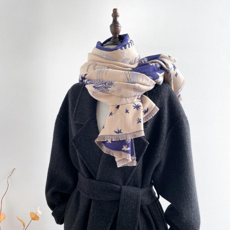 Autumn and winter travel photo outside with high-end shawl women's blanket scarf dual-purpose office blanket imitation cashmere scarf
