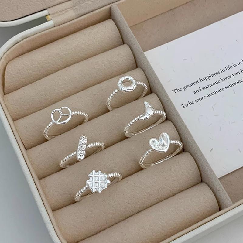 Chic And Unique Korean Style Open Ring For Women With Adjustable Design And Fashionable Heart Shaped Features