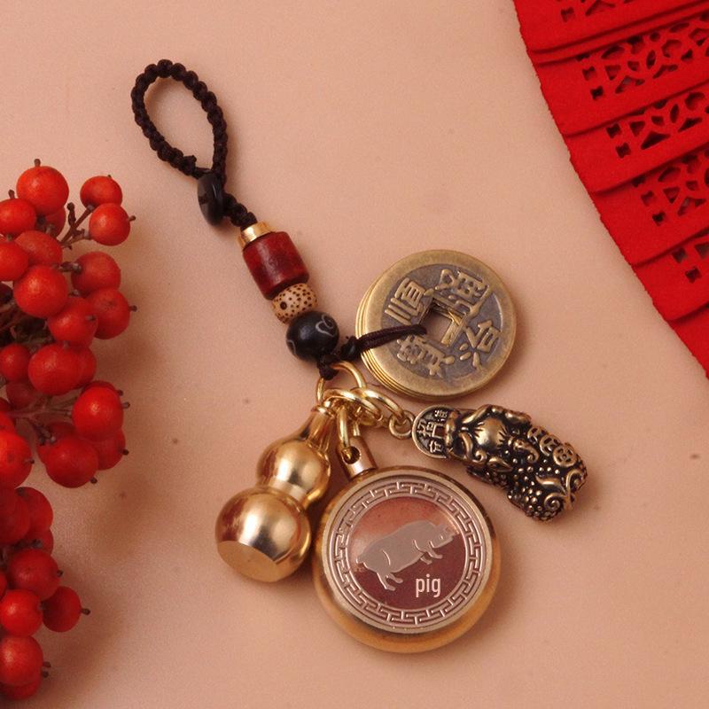 Mosazný přívěsek Pixiu Zodiac Key s pěti císařskými mincemi a pleteným provazem Fortune