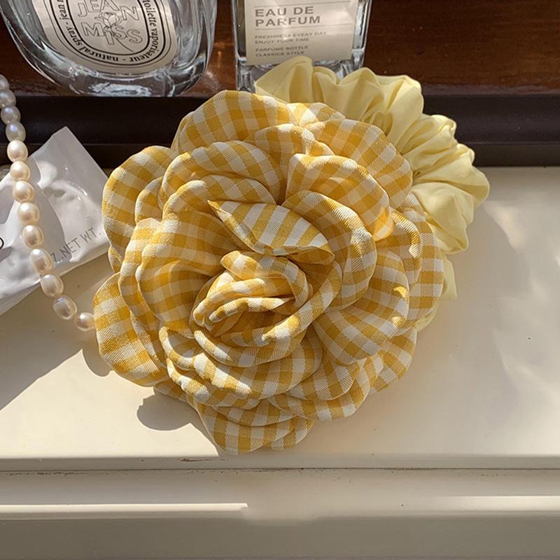

Elegant Yellow Plaid Floral Hair Claw: High-Grade Korean Style Hair Accessory for Women