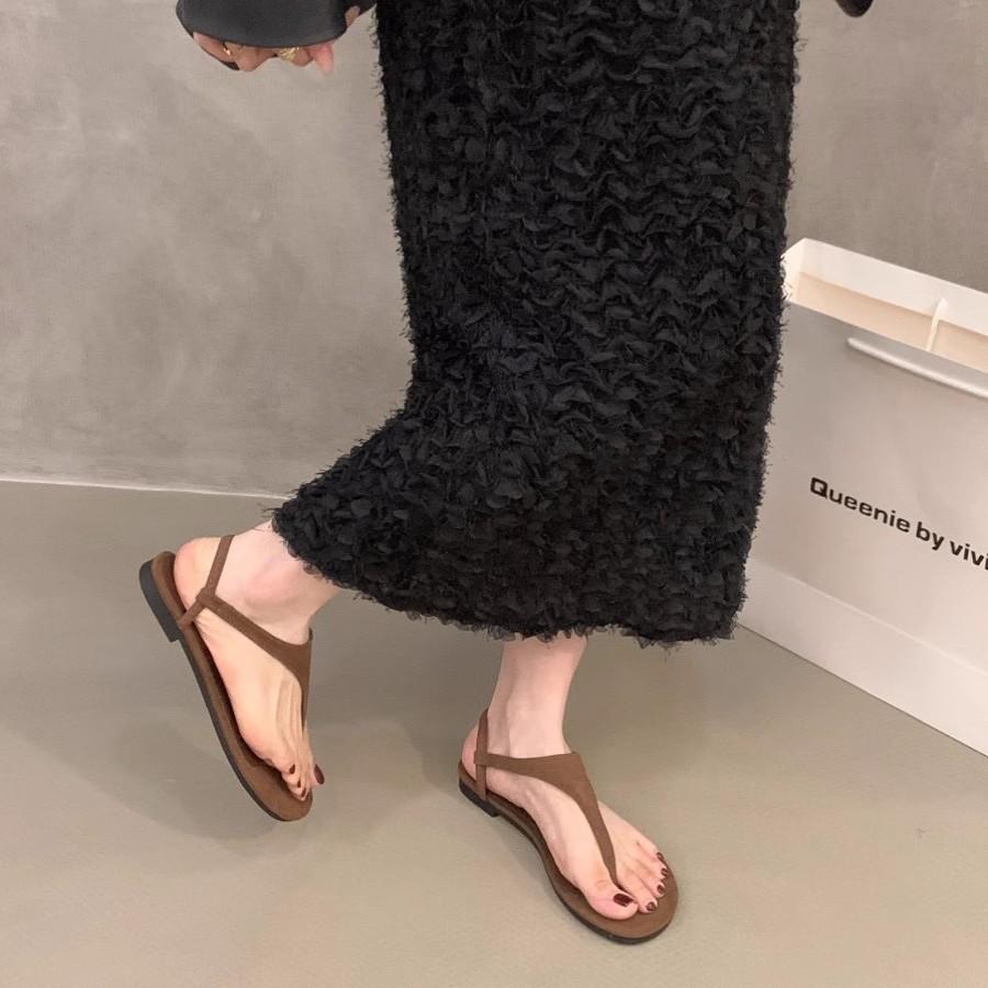 Flat-bottomed Retro Vacation Wind Pinch Sandals Fairy Shoes 2025 New Summer Black Versatile Beach Roman Shoes