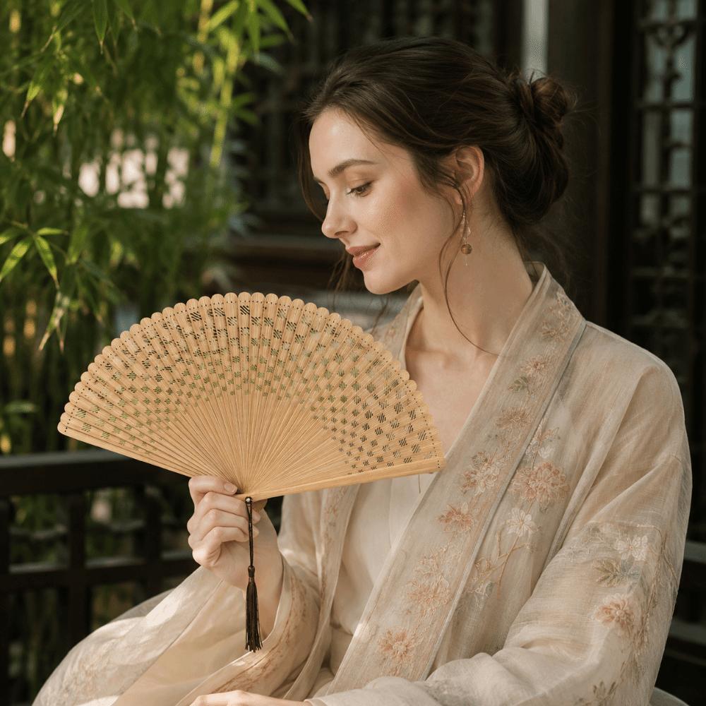 Chinese Style Folding Bamboo Fan Solid Color Portable Tassel Folding Fan Exquisite Classical Kimono Fan Hanfu Accessories