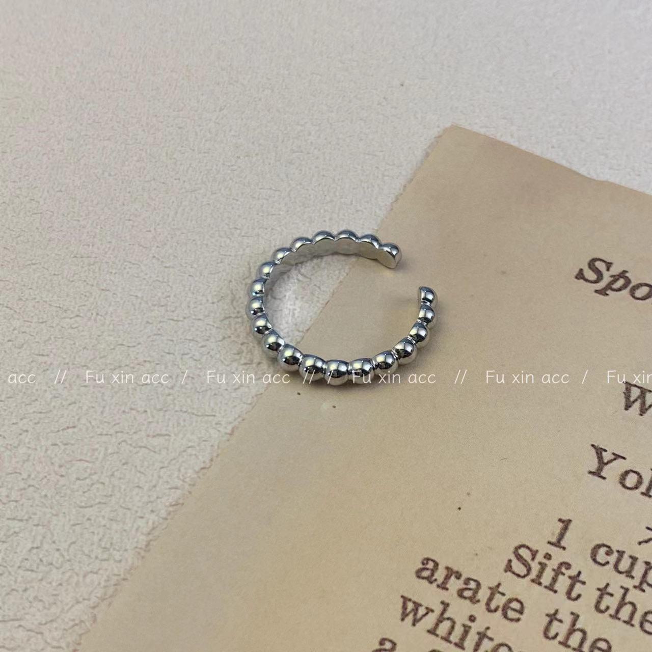 

Открытое кольцо в средневековом стиле с витым жемчугом: Легкая роскошь и универсальность для ежедневного ношения, доступно в двух вариантах комплектации красный