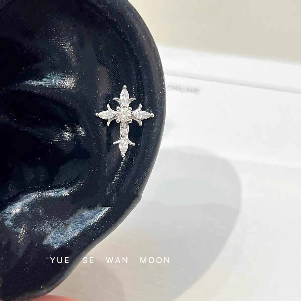 Retro Titanium Steel Ear Cartilage Studs with Flat Bottom - Japanese Korean Design