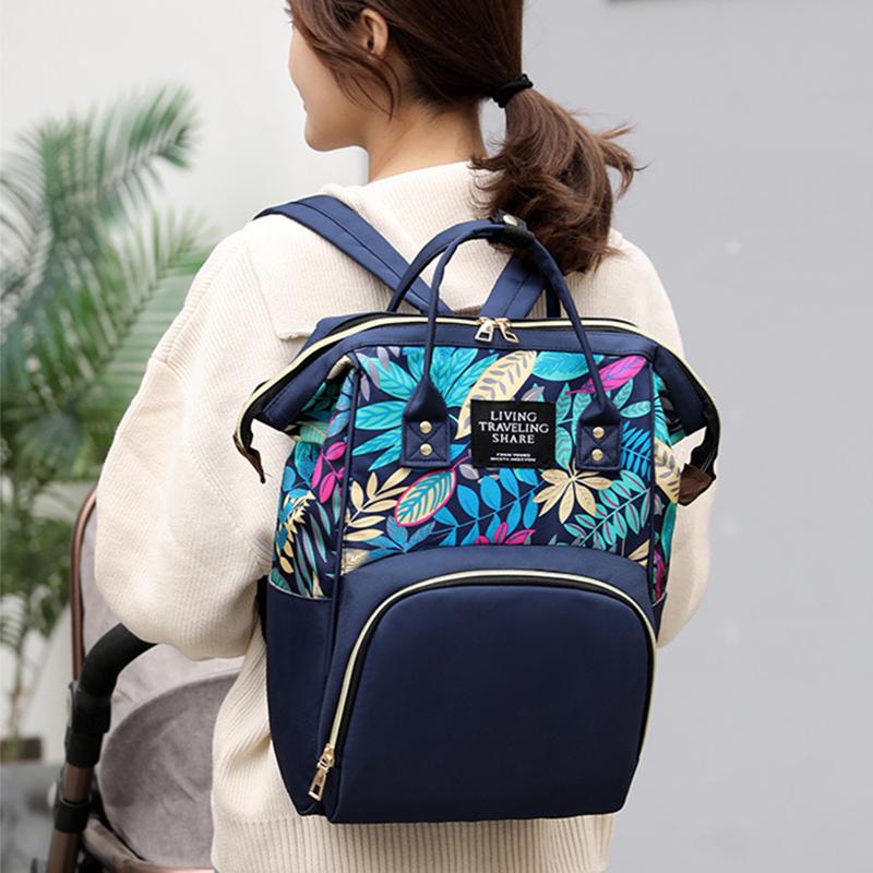 Fashionable Large Capacity Women's Backpack Stylish Heavy-Duty Mommy Bag Versatile Travel Rucksack for Daily Use