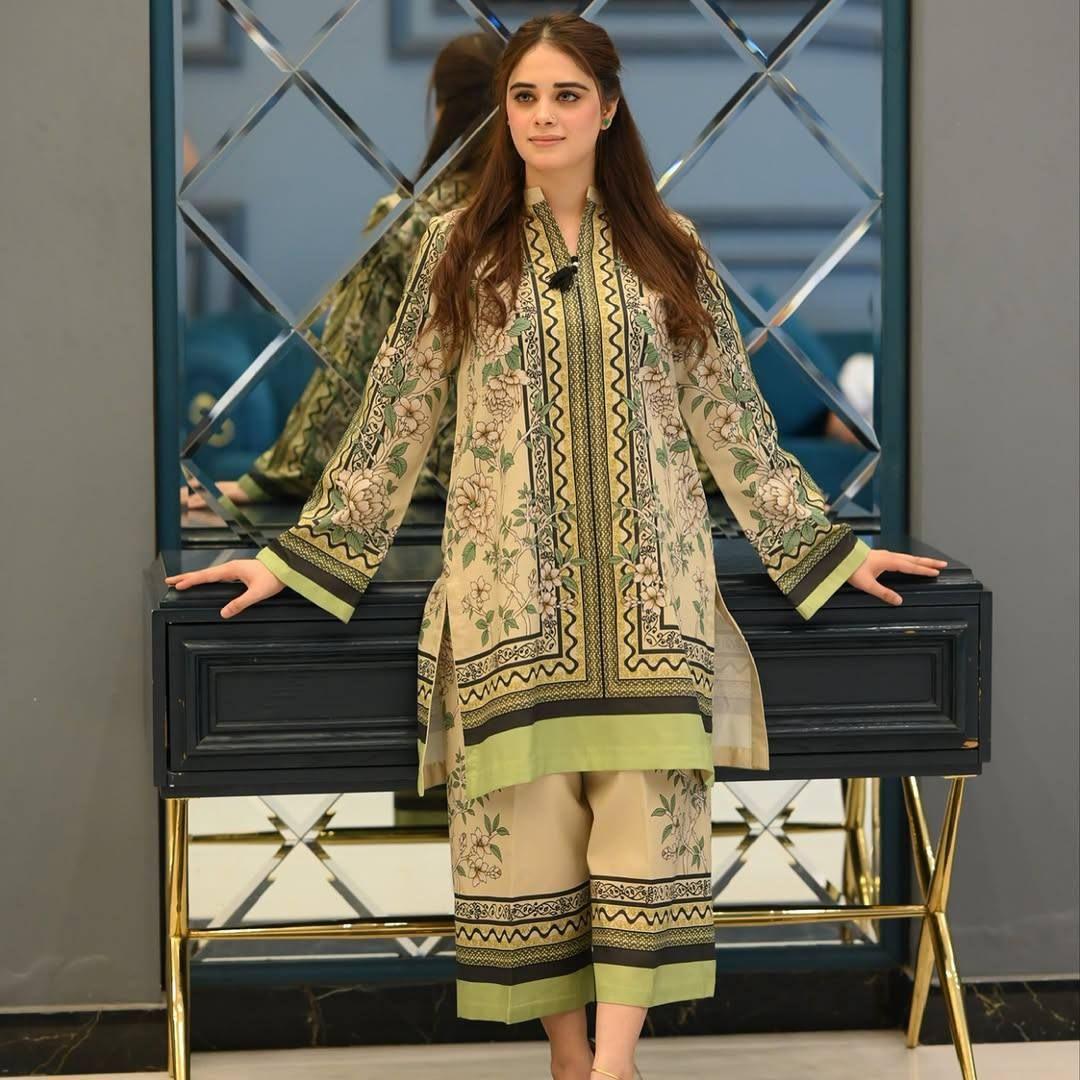 

*Представляем новый дизайнерский праздничный образ Комплект из топа и палаццо из натурального крепа* XXL