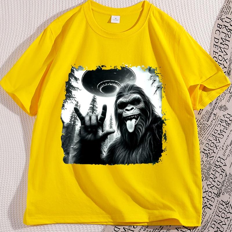 Bigfoot UFO T Shirt Men Women Funny Alien Tshirt Casual Cotton Short Sleeve Adult Humor Tshirt Cool Streetwear Clothes