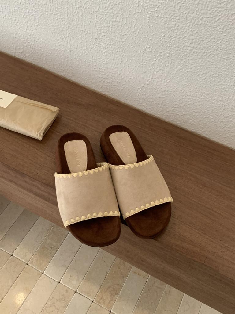 2025 autumn new casual one-word slippers women's suede embroidered thread thick bottom flat heel non-slip soft bottom