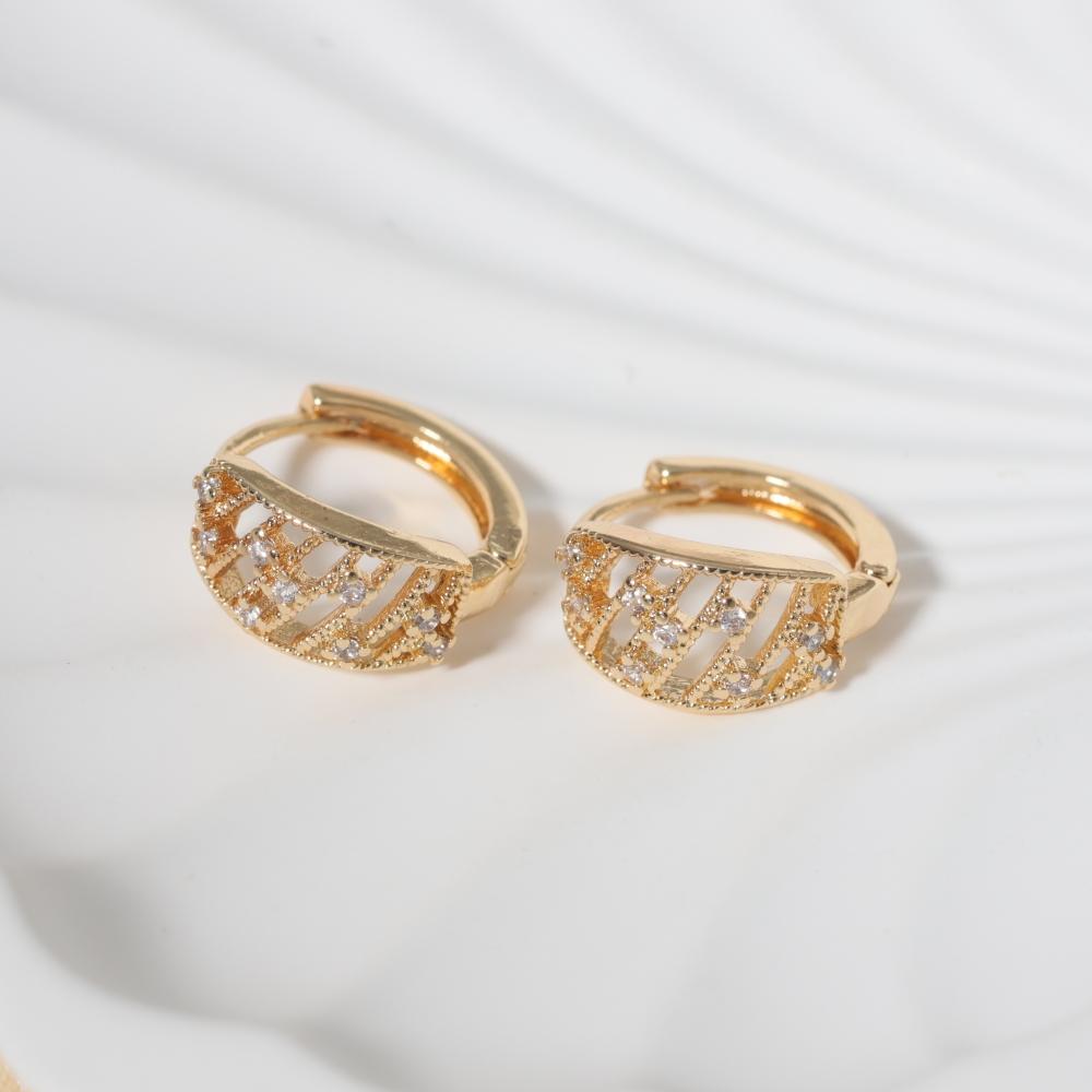 Golden Plated Hollow Zirconia Huggie Hoop Earrings for Women Jewelry Wedding Party Accessories